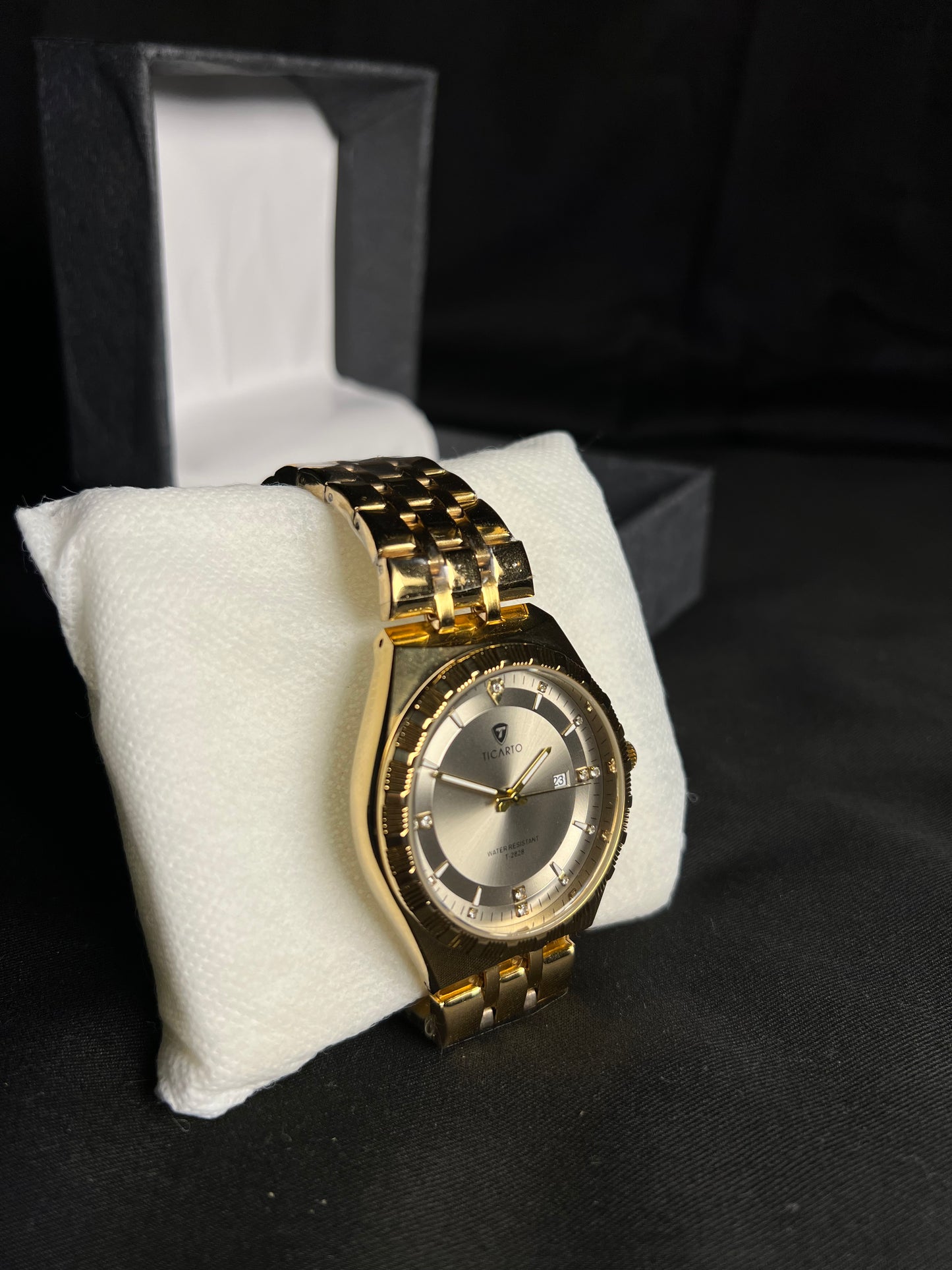 Ticarto Gold Chain Watch